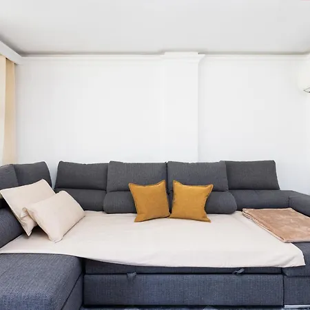 Stylish 4-bedroom In Americas Appartement *