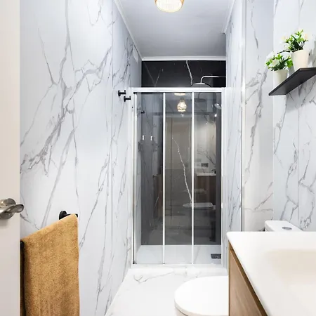 Stylish 4-bedroom In Americas Appartement