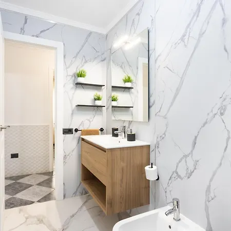 Stylish 4-bedroom In Americas Appartement