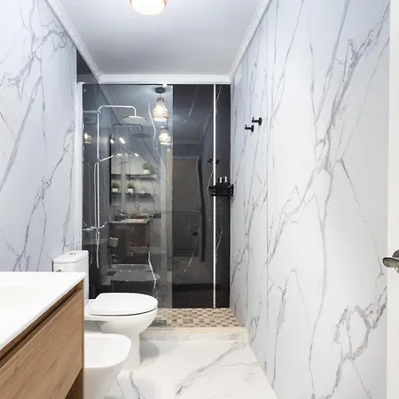 Stylish 4-bedroom In Americas * Playa de las Américas
