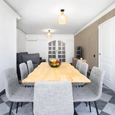 Stylish 4-bedroom In Americas Appartement