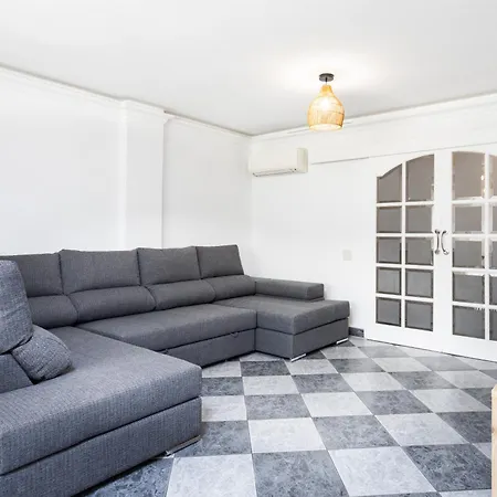 Stylish 4-bedroom In Americas Appartement *